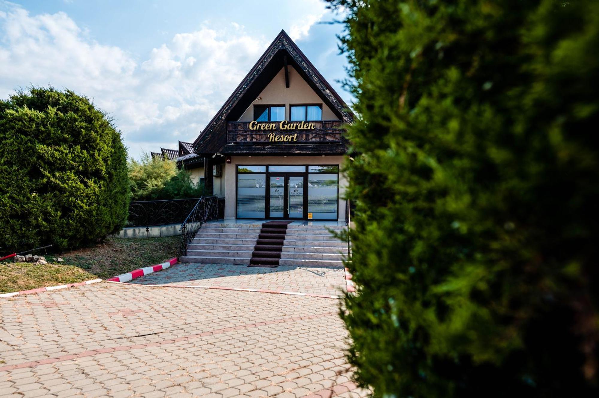 Green Garden Resort Odobesti Экстерьер фото