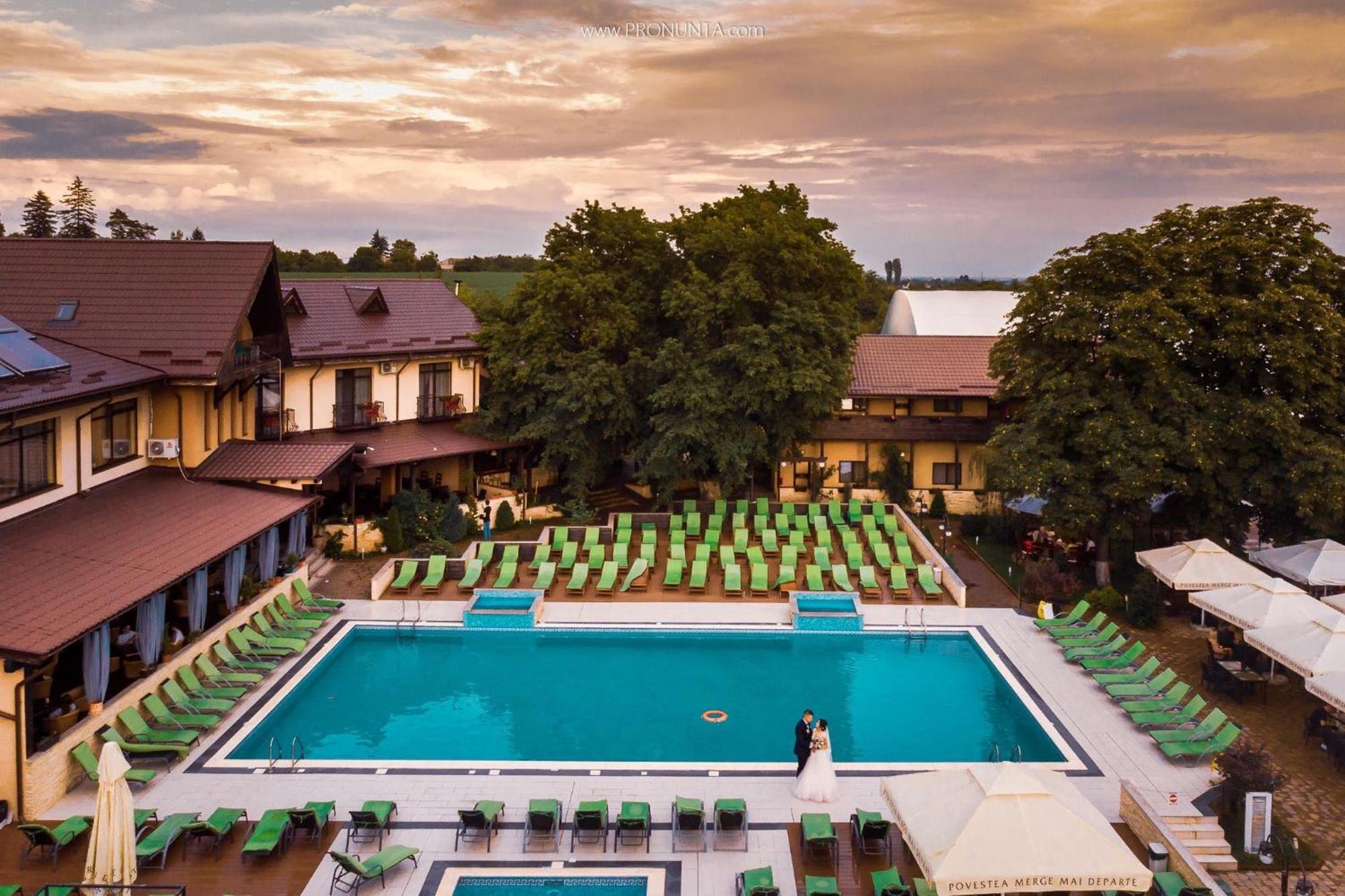 Green Garden Resort Odobesti Экстерьер фото