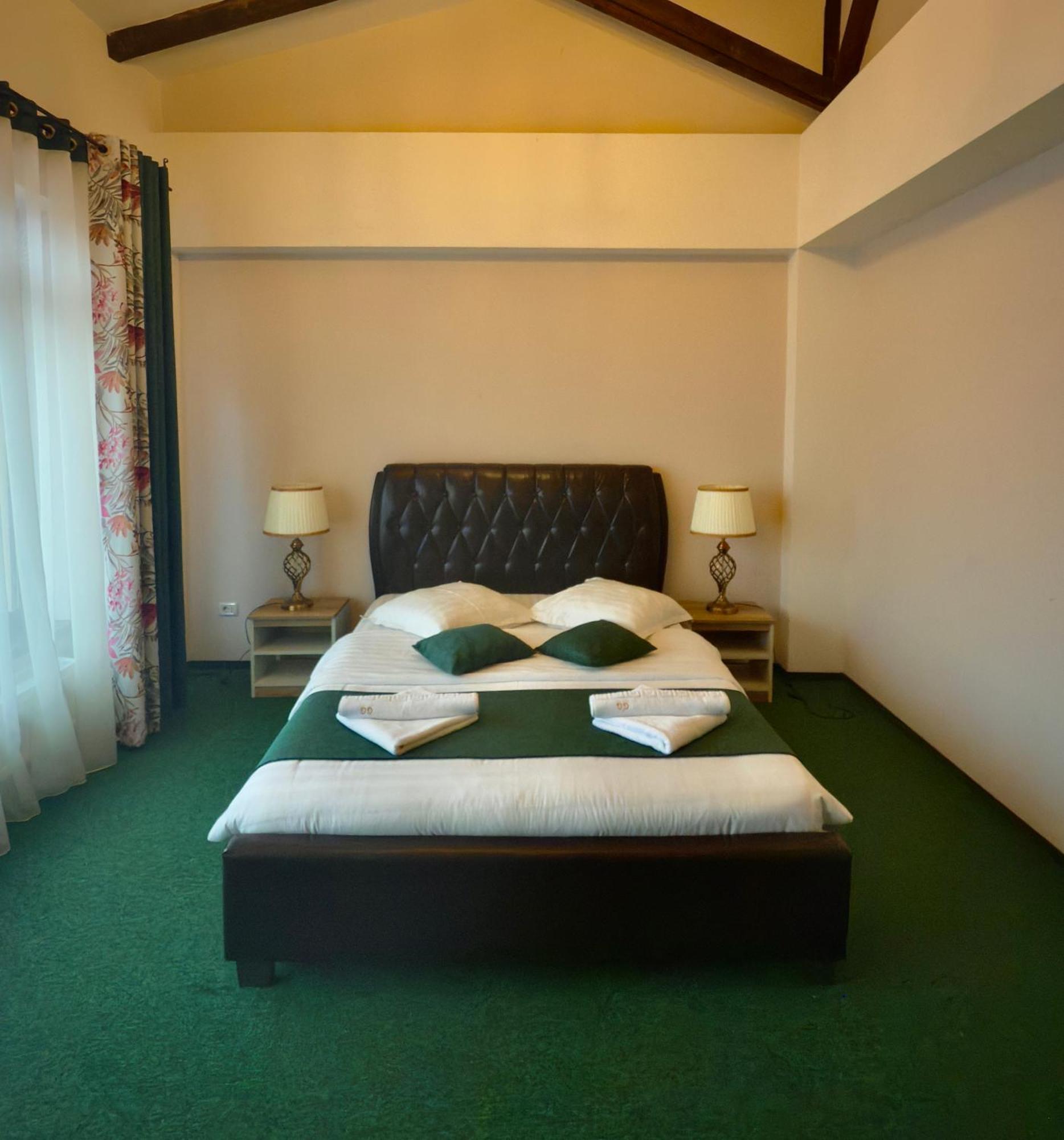 Green Garden Resort Odobesti Экстерьер фото