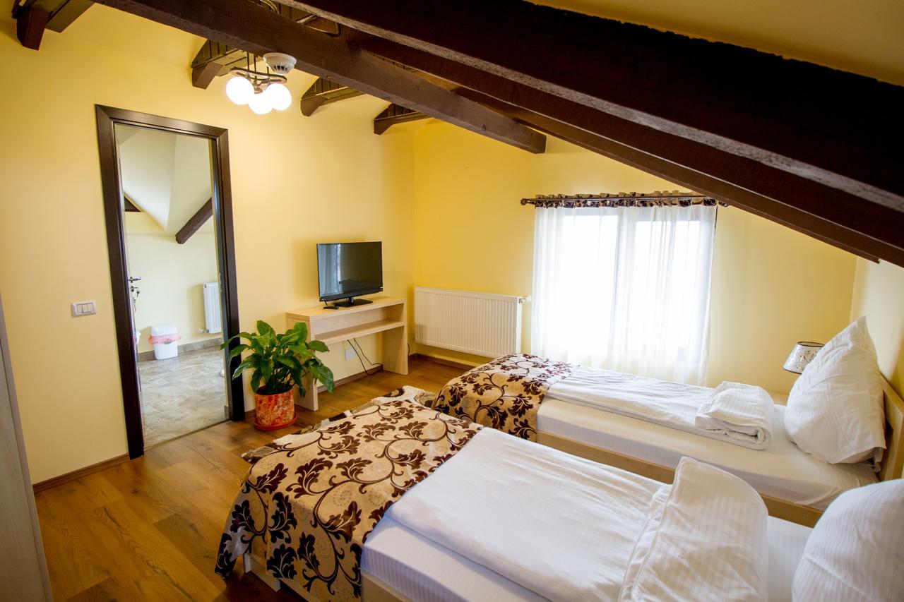 Green Garden Resort Odobesti Номер фото
